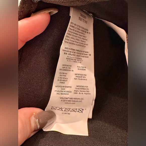 Volcom - Black-OnBlack Tri-Fold Canvas Velcro-Close Wallet w/ Ring - EUC - Picture 12 of 17